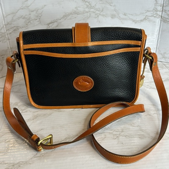 Dooney & Bourke Vtg equestrian blk Pebbled Leather with Brown Trim crossbody - Picture 8 of 15